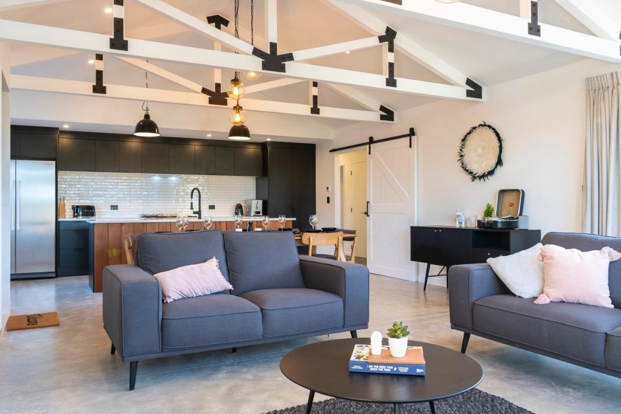 Black Barn Modern: Luxe Martinborough Escape Екстериор снимка