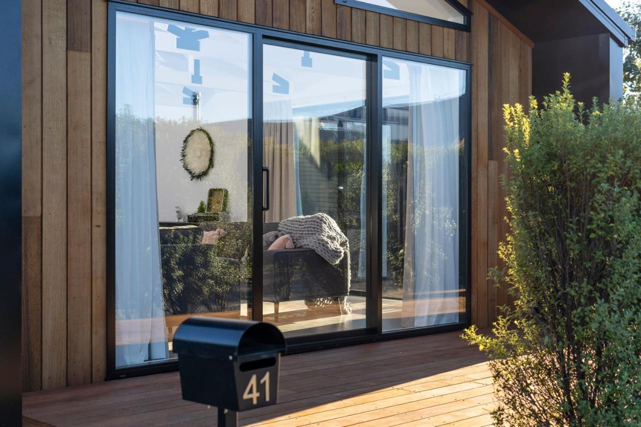 Black Barn Modern: Luxe Martinborough Escape Екстериор снимка