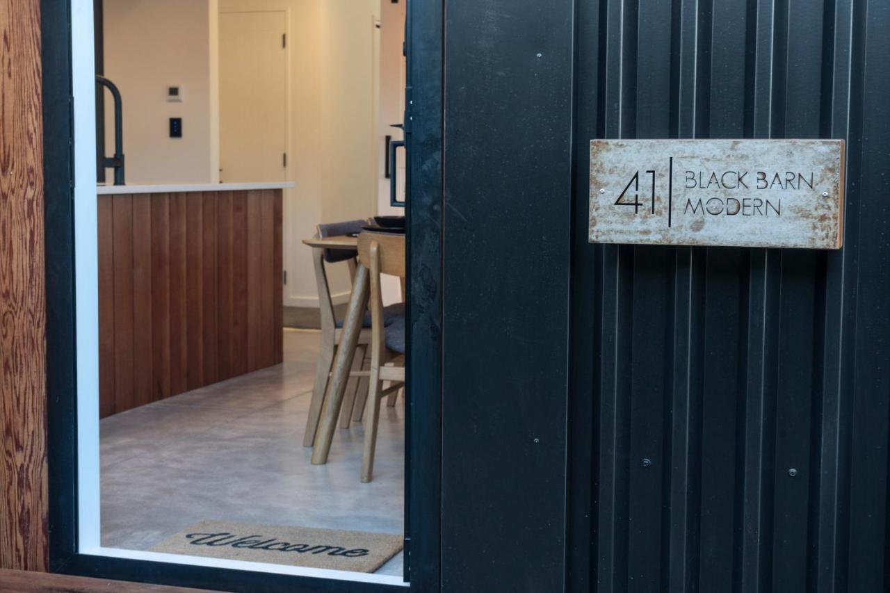 Black Barn Modern: Luxe Martinborough Escape Екстериор снимка